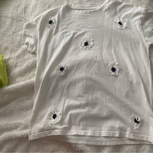 Beautiful white shirt with flowers. Size 152cm, brand Reserved.